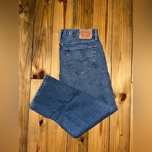 Straight leg men’s Levi’s with red tags